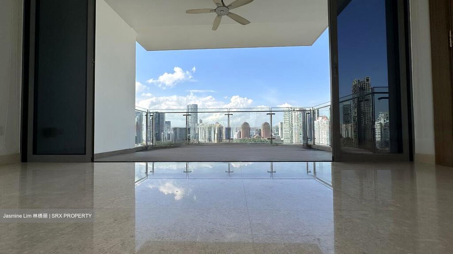 Latitude (D10), Condominium #475346061